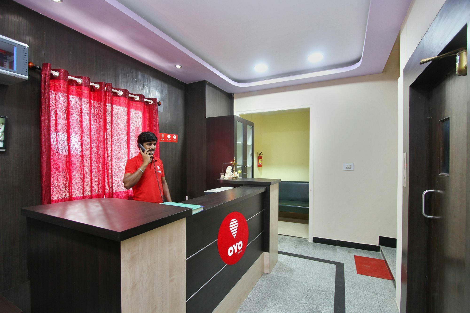 Oyo 9060 Sri Sai Guest Inn Bangalore Extérieur photo