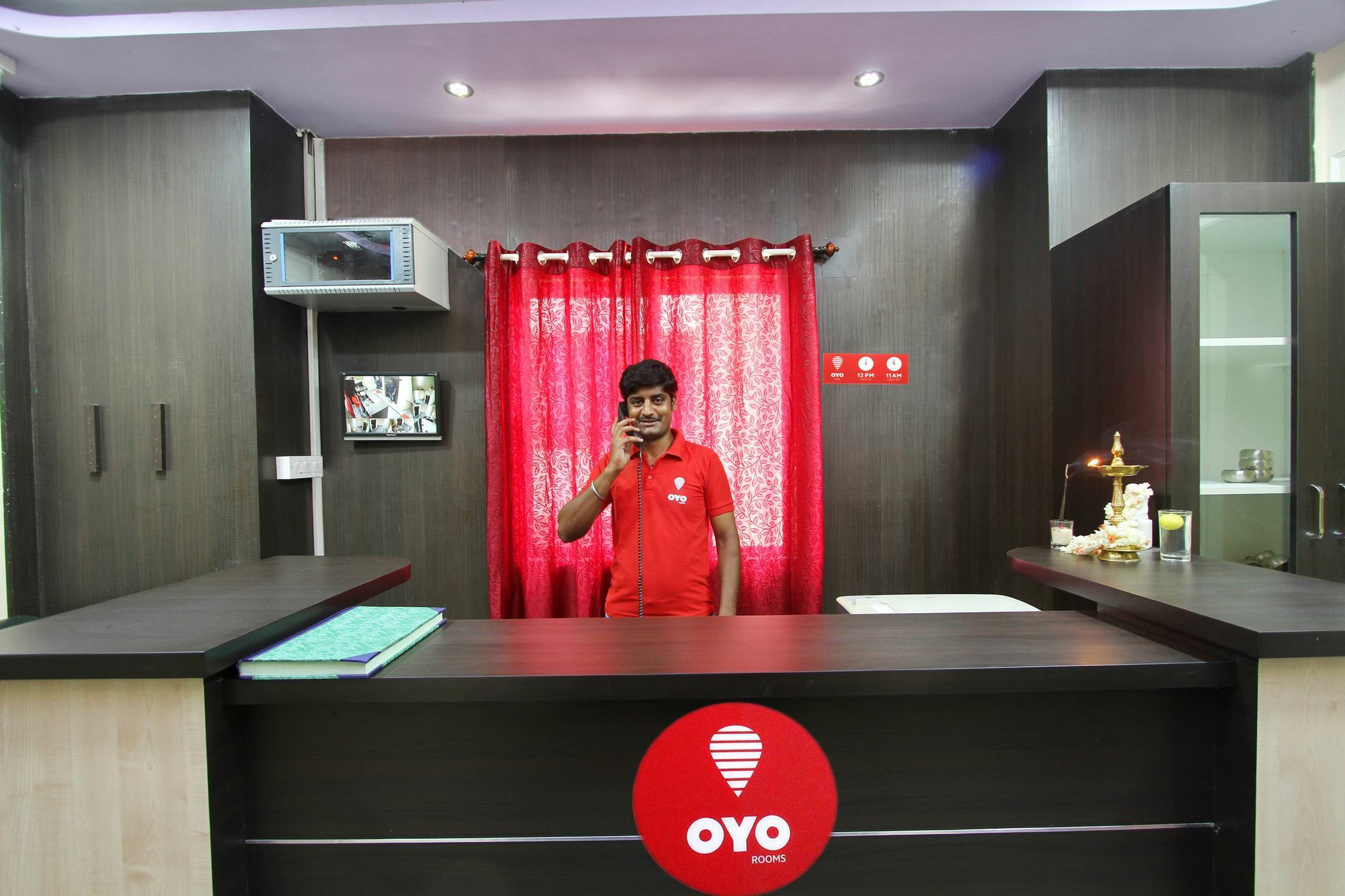 Oyo 9060 Sri Sai Guest Inn Bangalore Extérieur photo